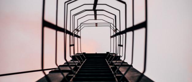 Werken op hoogte; vermijd een ladder Een ladder is geen veilige werkplek