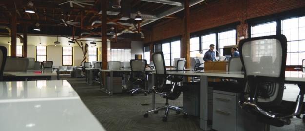 Anderhalvemetermaatschappij en werk Welke coronavoorzorgsmaatregelen zijn effectief? Voorkom dat werknemers elkaar besmetten.